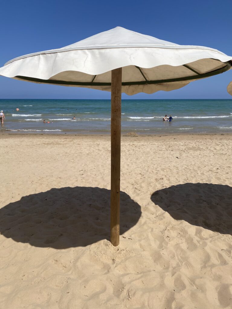 Løpe på stranden